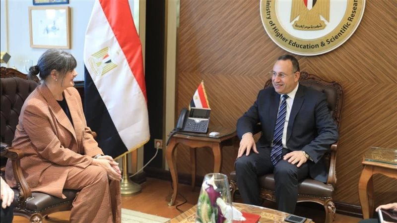 وزير التعليم العالي والبحث العلمي