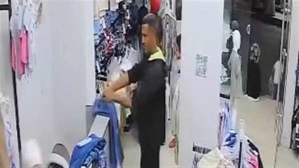 منفذ السرقة بمحل بالزقازيق