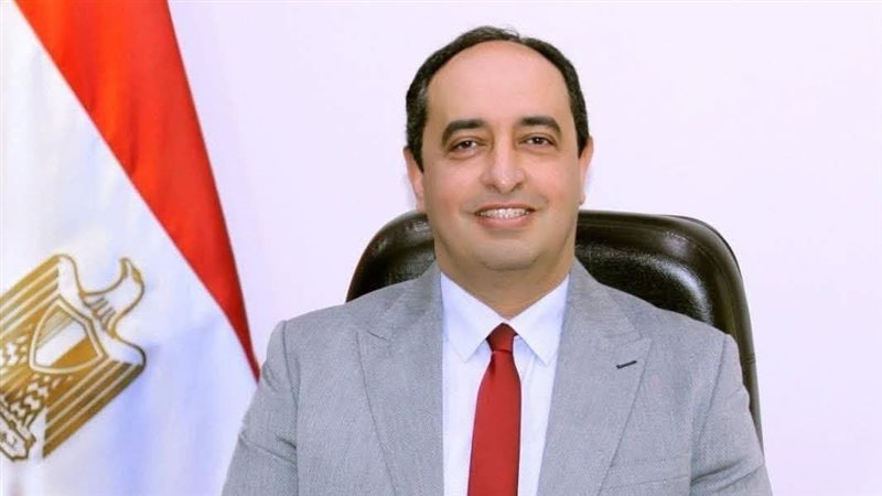  الدكتور عمرو عثمان