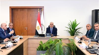 وزير الري يتابع خطة تطوير محطات الرفع.. التحول الرقمي والطاقة الشمسية في الصدارة