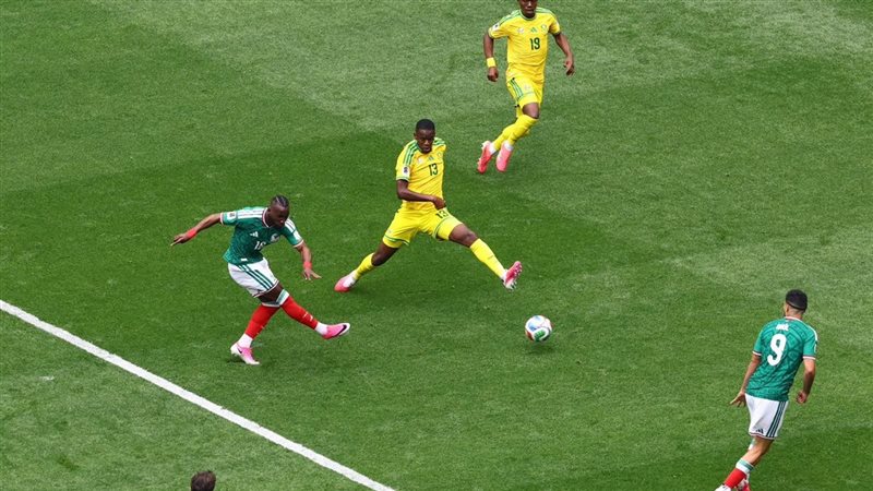 المكسيك وجنوب أفريقيا