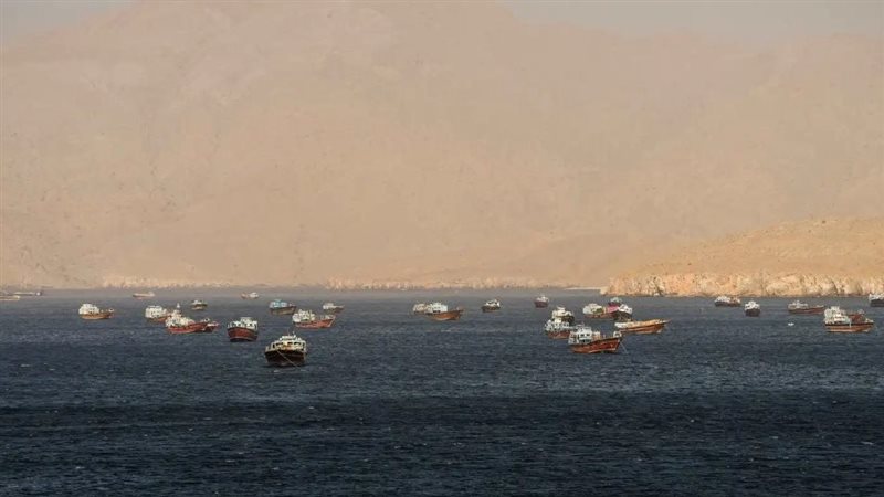 سفن في مضيق هرمز