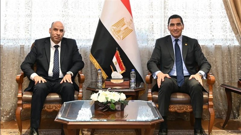 وزيرا الشباب والرياضة والعمل