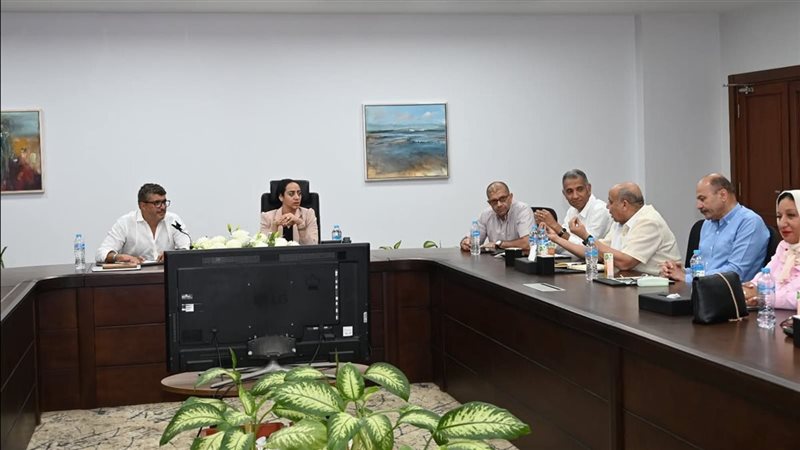خلال الاجتماع 