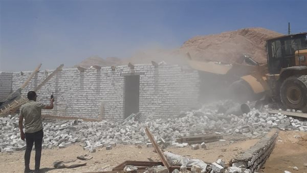 جانب من إزالة التعديات 