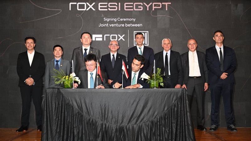 وزير الصناعة يشهد تأسيس شركة «روكس مصر» لإنتاج سيارات ROX RE