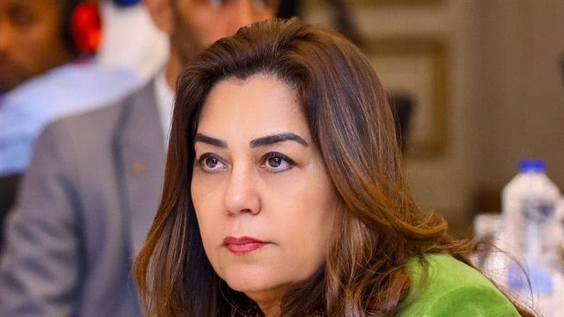 وزيرة 