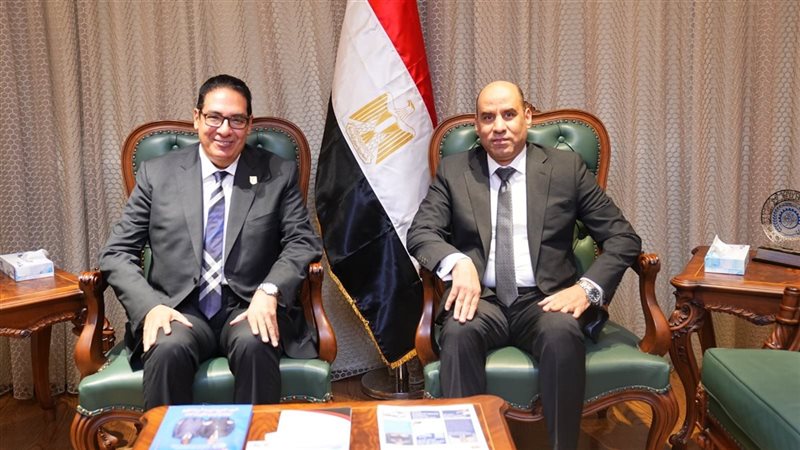  وزيرالعمل وجامعة القاهرة 