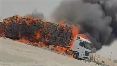 السيطرة على حريق داخل سيارة نقل بالطريق الإقليمي دون إصابات