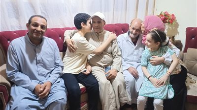 محمد الأول على الشهادة الإعدادية بالغربية: والدي أبلغني بالنتيجة.. وتهنئة المحافظ تتوّج نجاحي