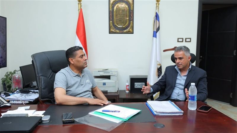 إجتماع عضو مجلس النواب مع رئيس الحى 