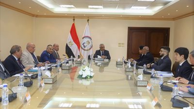 وزير الإنتاج الحربي يبحث مع ممثلي 