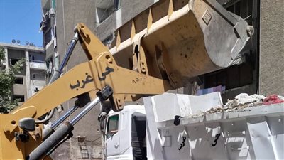 استمرار حملات النظافة بمنطقة الأربعين بحي غرب للارتقاء بمستوى الخدمات وتحسين البيئة