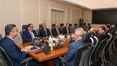   التموين تبحث تطوير المنافذ التموينية وإطلاق مشروع “كاري أون (CARRY ON)”