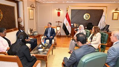وزير التموين يبحث مع سفير رواندا سبل التعاون بالأمن الغذائي وتطوير الصوامع