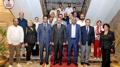 محافظ سوهاج يستقبل وفد وزارة الصحة لبدء تقييم المنشآت الطبية بنطاق المحافظة