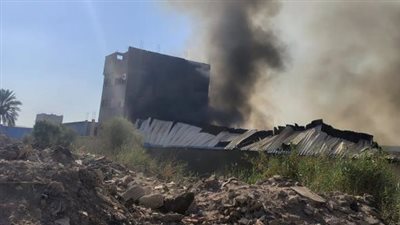 حريق ضخم بمخزن أخشاب في المرج..والدفع بـ4 سيارات إطفاء للسيطرة على النيران