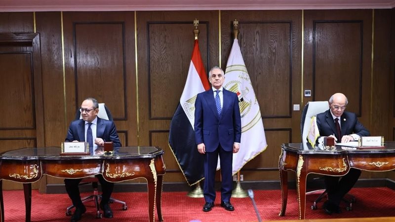 صورة من توقيع البروتوكول