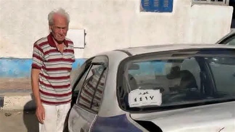 عم محمد سائق السيارة المسن ببورسعيد 