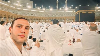 بعد تصدره شباك التذاكر.. محمد إمام يؤدي مناسك العمرة ويوجه رسالة لجمهوره