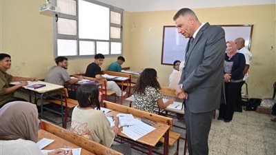 محافظ جنوب سيناء يتابع لجان الثانوية العامة بشرم الشيخ وطور سيناء