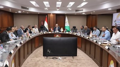 محافظ الجيزة يلتقي أعضاء مجلسي النواب والشيوخ عن دائرة بولاق الدكرور
