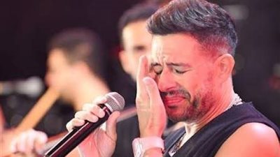 محمد حماقي يبكي متأثرًا بذكرى والده: كان سندي وأحن إنسان في حياتي