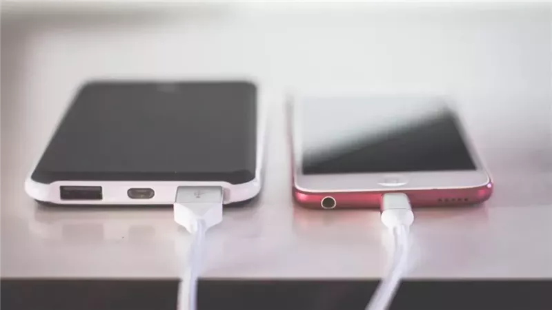 استبدال بطارية هاتفك 