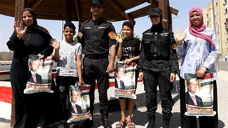 توزيع الهدايا