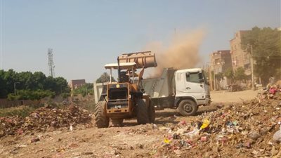 محافظ أسيوط يوجه برفع المخلفات وتراكمات الهدم وتحسين مستوى النظافة بقرية ديروط الشريف