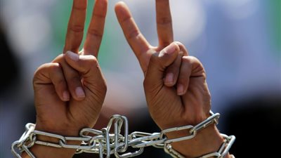 الاحتلال يعيد اعتقال أسرى فلسطينيين خرجوا في صفقة التبادل