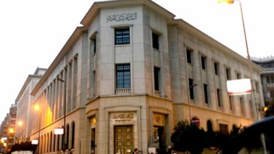 خبير اقتصادي: النقد المتداول خارج الجهاز المصرفي يقدر بتريليون جنيه