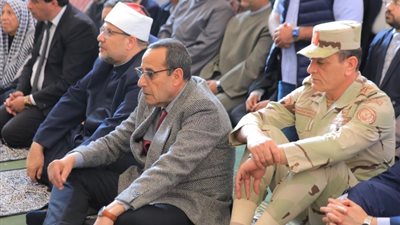 وفد وزاري يفتتح مسجد الوسيم بالشيخ زويد، ويوزع المساعدات على الأهالي