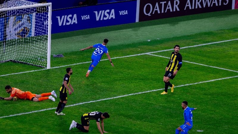 لاعبو الهلال