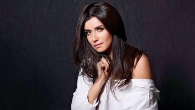 مهرجان أسوان الدولي لأفلام المرأة يكرم غادة عادل