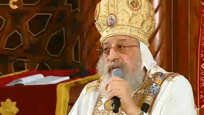 آلام الظهر تجبر البابا تواضروس على إلقاء عظته جلوسا في قداس سيامة أساقفة جدد