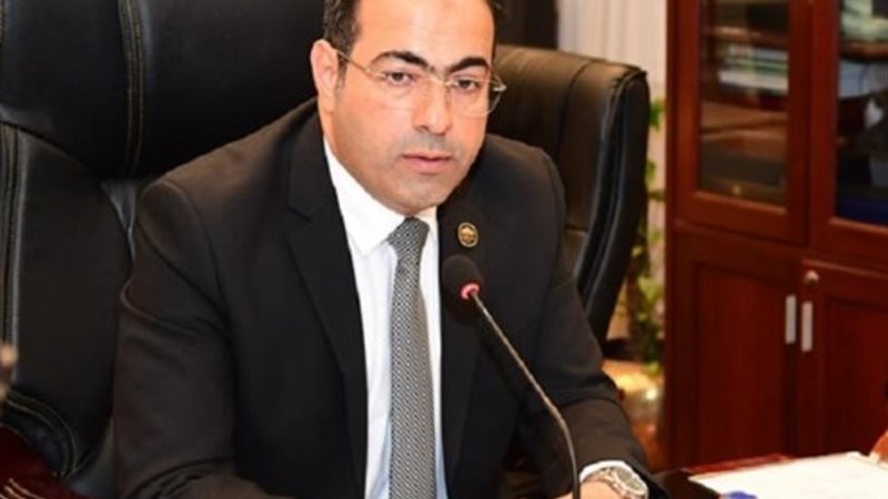 الدكتور محمود حسين
