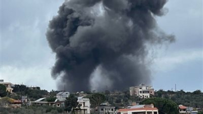 إسرائيل تشن غارات جنوب لبنان ردا على قصف مناطق محتلة بـ 100 صاروخ