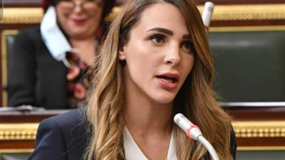 تحرك برلماني لمد العمل للمعلمين بعد سن المعاش