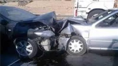 إصابة 6 أشخاص في حادث تصادم سيارتين بالشيخ زايد