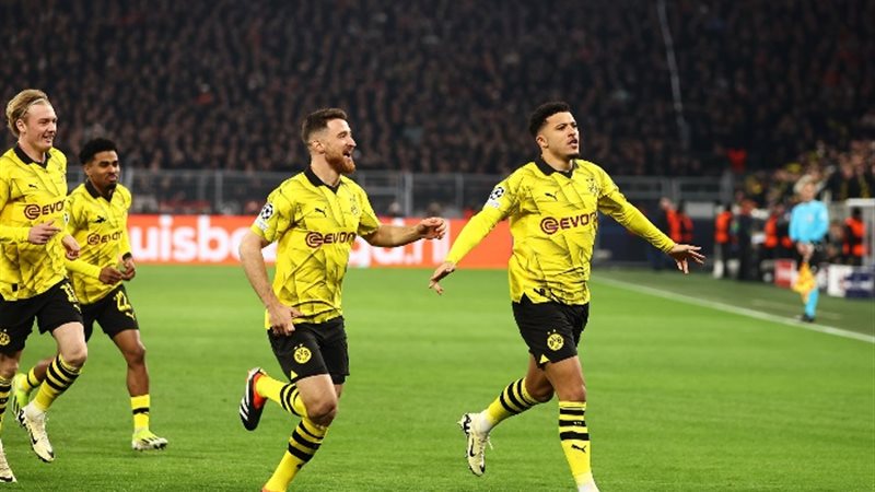لاعبو بروسيا دورتموند
