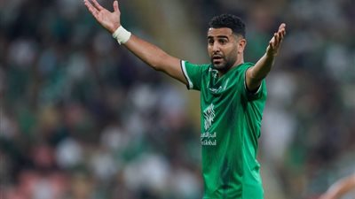 رياض محرز يقود تشكيل الأهلي أمام النصر في الدوري السعودي