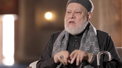 متصلة تسأل عن حكم المايوه الشرعي، وعلي جمعة يوضح