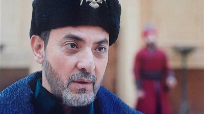 الحلقة 7 من «الحشاشين»، فتحي عبد الوهاب يسعى لتنفيذ حكم الإعدام في كريم عبد العزيز