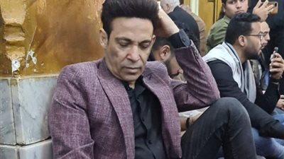 سعد الصغير  يساند بهاء سلطان في جنازة والد زوجته