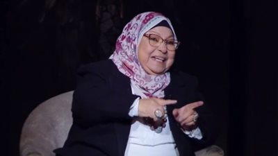 سعاد صالح توضح حكم الشرع في خدمة المرأة لأهل زوجها وأجر الرضاعة
