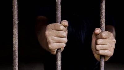 حبس تشكيل عصابي بتهمة سرقة أموال من داخل شركة سيارات بالساحل