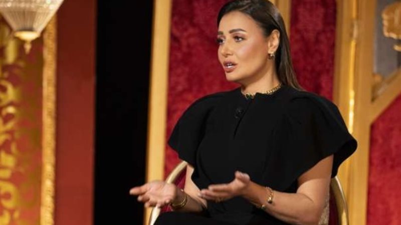 حلا شيحة في برنامج على المسرح