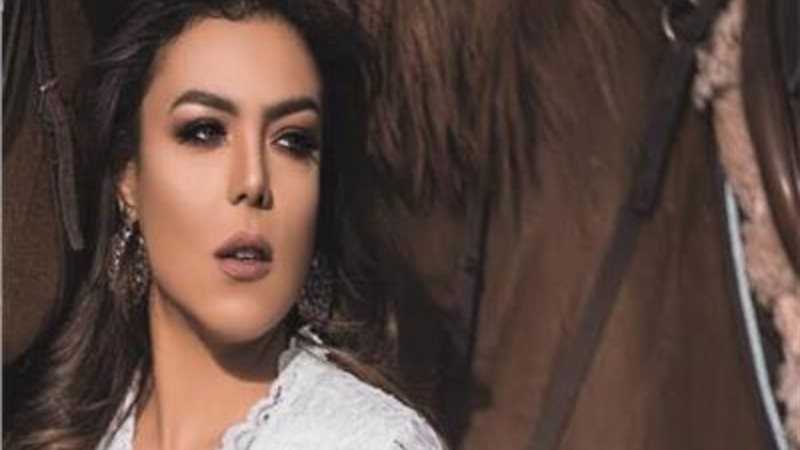 الفنانة ناهد السباعي