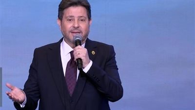 هاني شاكر يغني لأول مرة أمام الرئيس السيسي